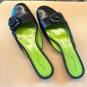 Kenneth Cole Reaction Black Dressy Flat Slide Mule Size 8 NWOT